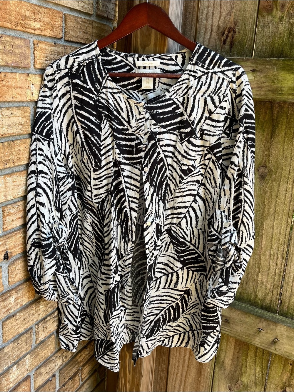 Cynthia Rowley 100% Linen Black & White Leaf-Print Button Down Top